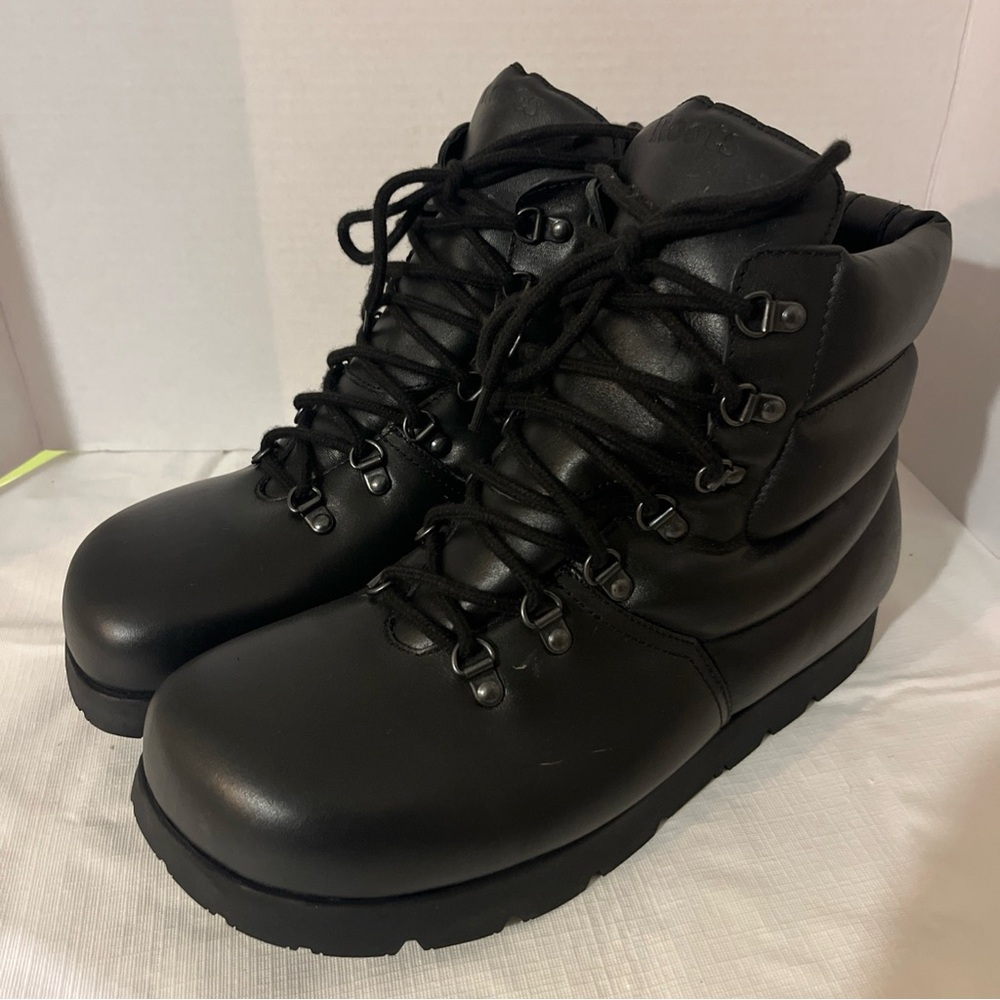 Roots Canada Puff Boots Black US Size Men’s 12/ Women’s 14 / EU 46 Worn once